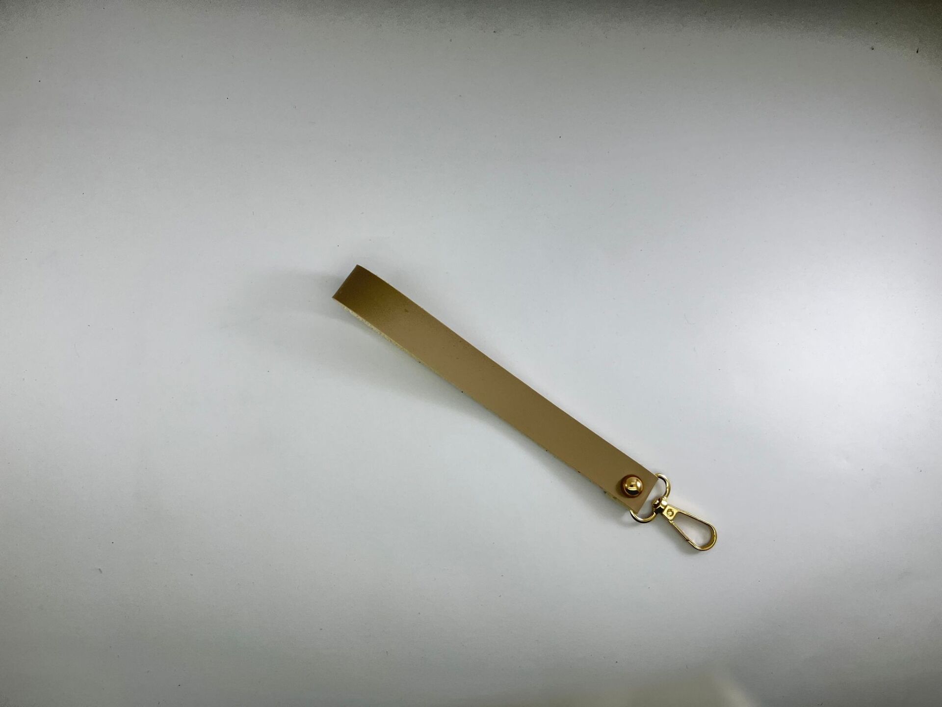 Deri Elcik Krem Renk Gold Kancalı