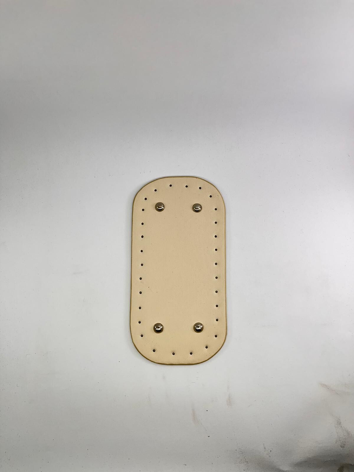 Rivetli Deri Çanta Tabanı 10x20cm bej